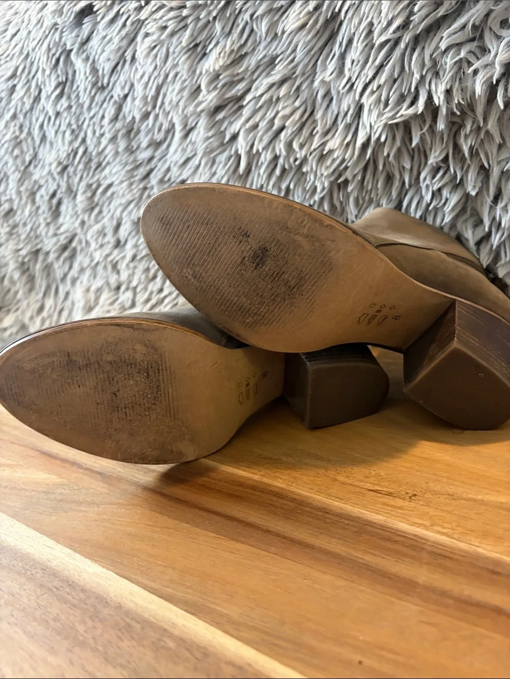 Blondo sleek nubuck
